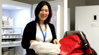 volunteer packing meals for the meal on wheels program